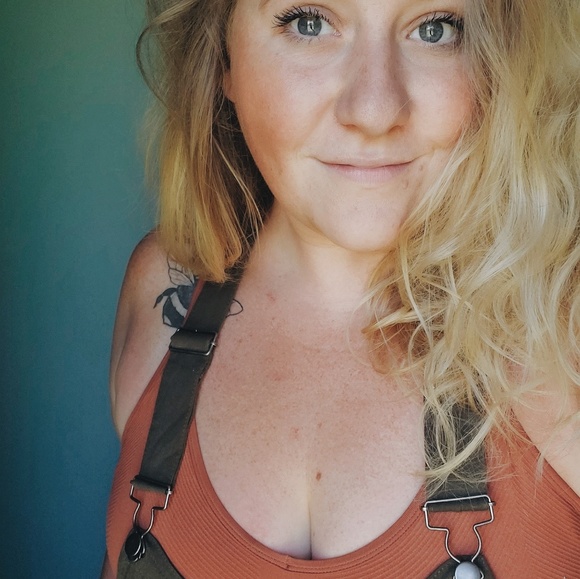 Meet your Posher, Bailey - Picture 1 of 1